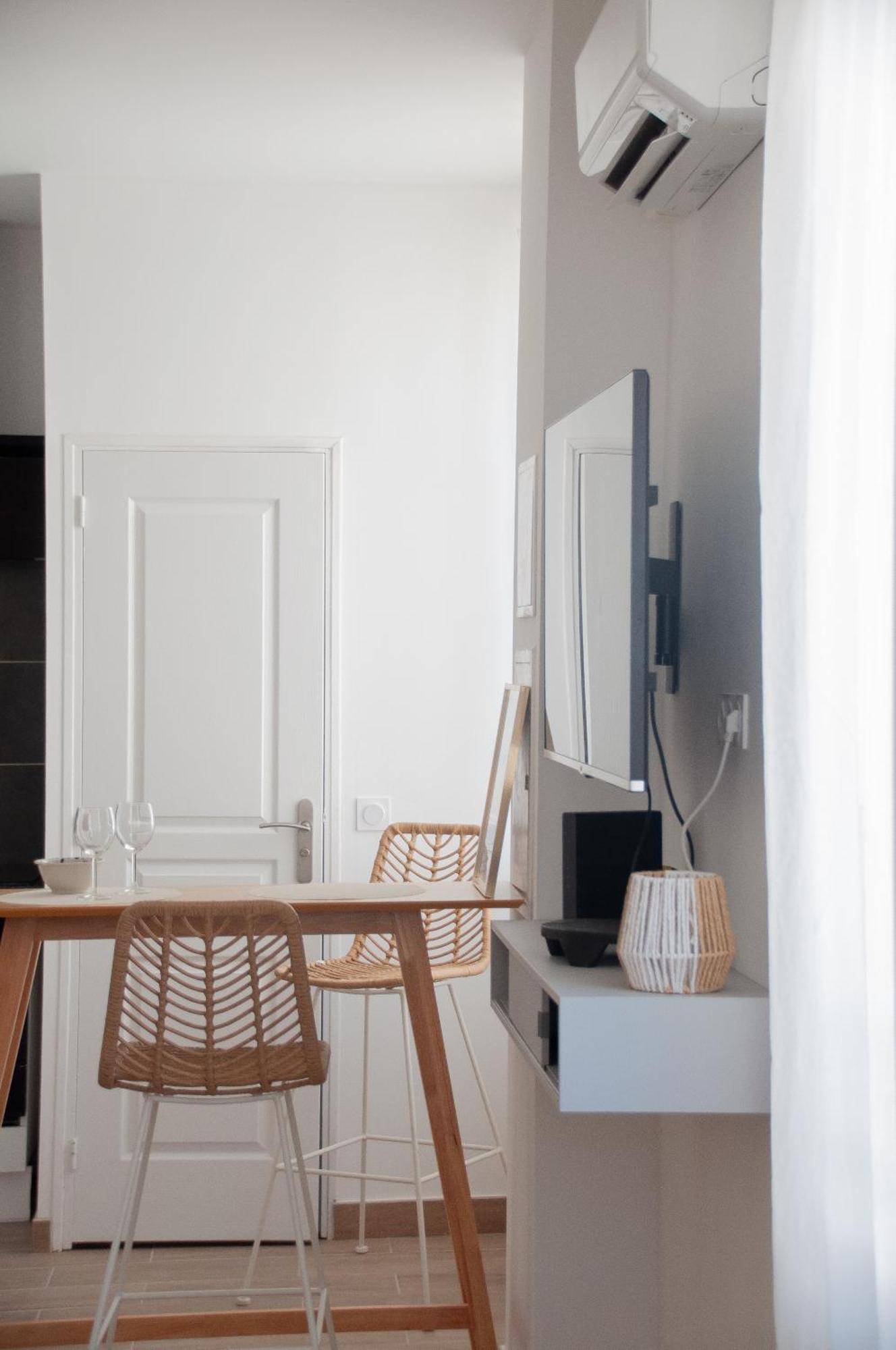 - Corneille Apartment