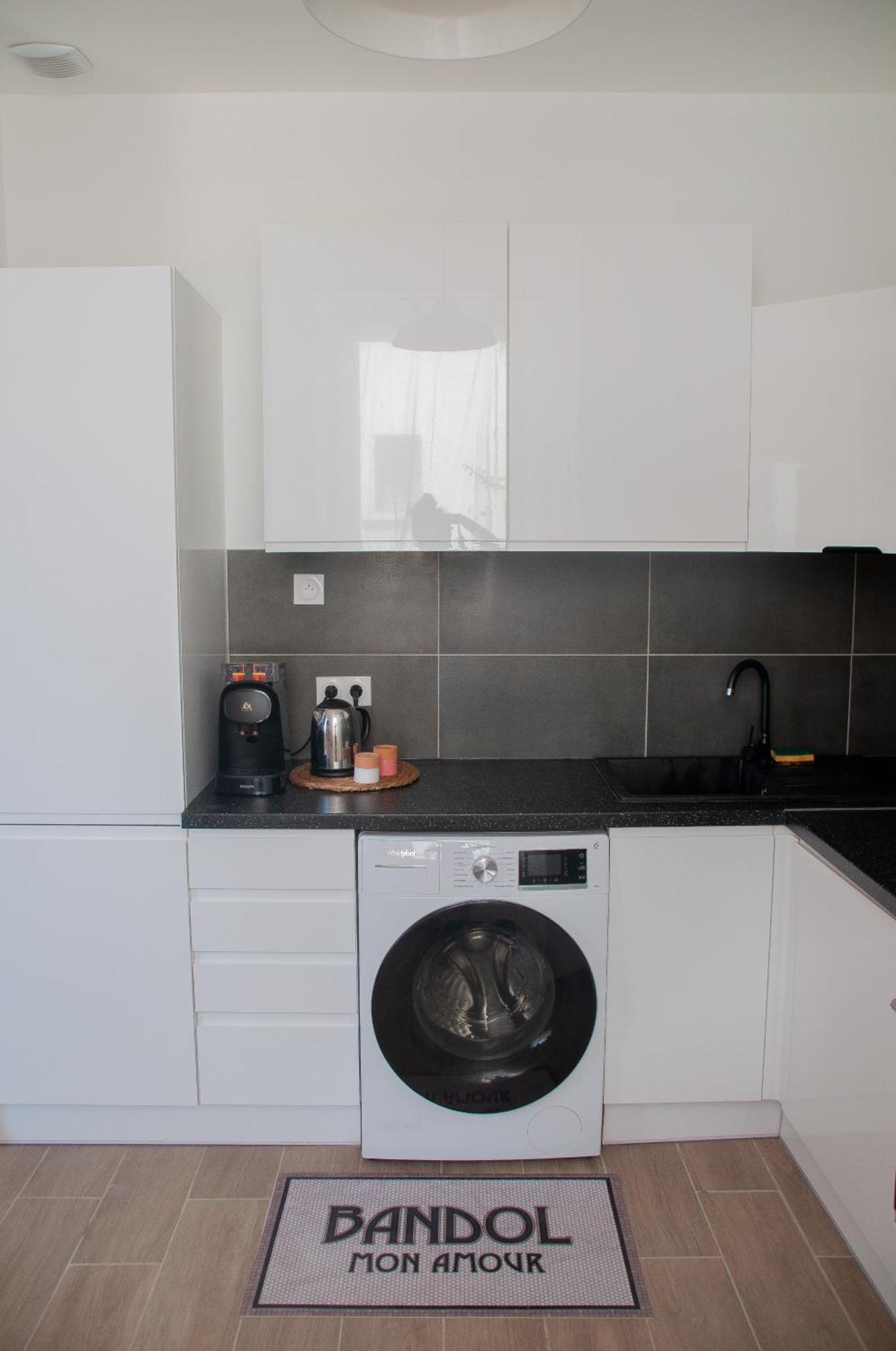 - Corneille Apartment